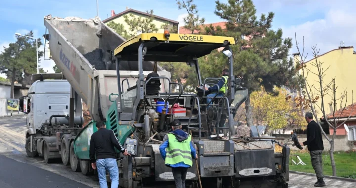 Demirci’de 74 Milyonluk Asfalt Yatırımı Sürüyor