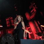 Cumhuriyet Meydanı’nda Hadise Rüzgarı: Manisa’da Zafer Coşkusu Zirveye Çıktı!