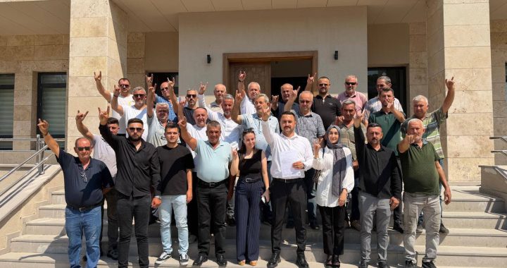 MHP Saruhanlı'da Yeni Dönem Resmen Başladı: Sadullah Kılınç Mazbatasını Aldı