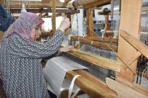 6 Asırlık Osmanlı Mirası “Manisa Bezi” Kadınların Emeğiyle Geleceğe Taşınıyor