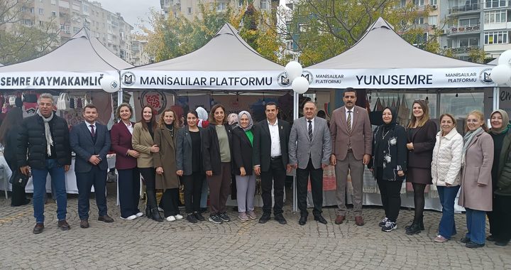 Yunusemre Halk Eğitimi Merkezi Tanıtım Standına Protokolden Ziyaret
