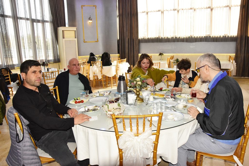 Altınokta Körler Derneği Başkanı Zengin: "Görme Engelliler İstihdamda Güçlük Yaşıyor" 20 Altınokta Körler Derneği Başkanı Zengin: "Görme Engelliler İstihdamda Güçlük Yaşıyor"