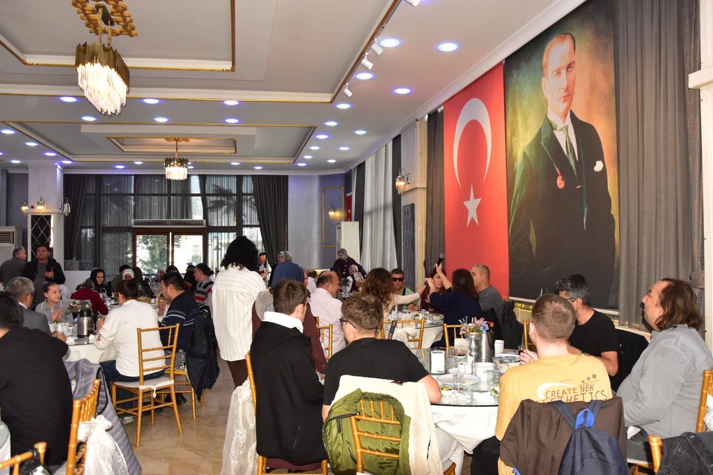 Altınokta Körler Derneği Başkanı Zengin: "Görme Engelliler İstihdamda Güçlük Yaşıyor" 17 Altınokta Körler Derneği Başkanı Zengin: "Görme Engelliler İstihdamda Güçlük Yaşıyor"