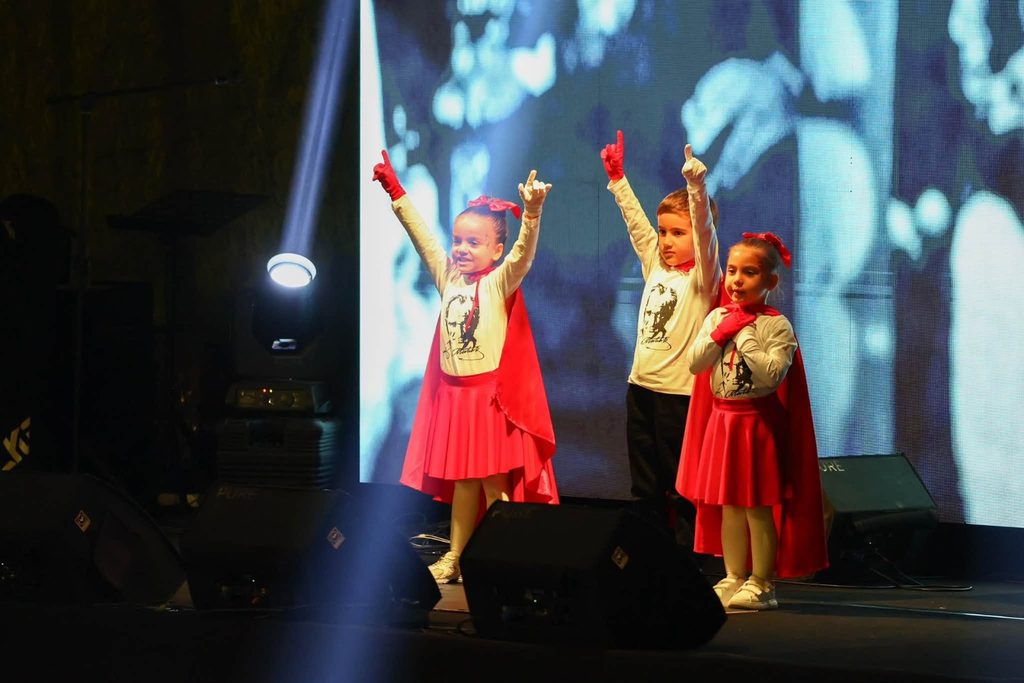 Manisa OSB'de Cumhuriyetin 103. Yılı Görkemli Bir Geceyle Kutlandı
