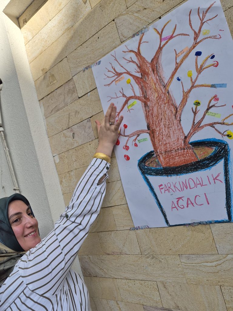 Şehzadeler'de Pembe Kurdeleler Takıldı: Muhtar Mısırlıoğlu'ndan Erken Teşhis Vurgusu 20 Şehzadeler'de Pembe Kurdeleler Takıldı: Muhtar Mısırlıoğlu'ndan Erken Teşhis Vurgusu