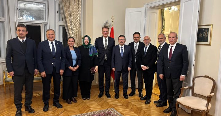 Baybatur'dan Belgrad Mesaisi: Sırbistan Seçimlerini Yerinde İnceledi