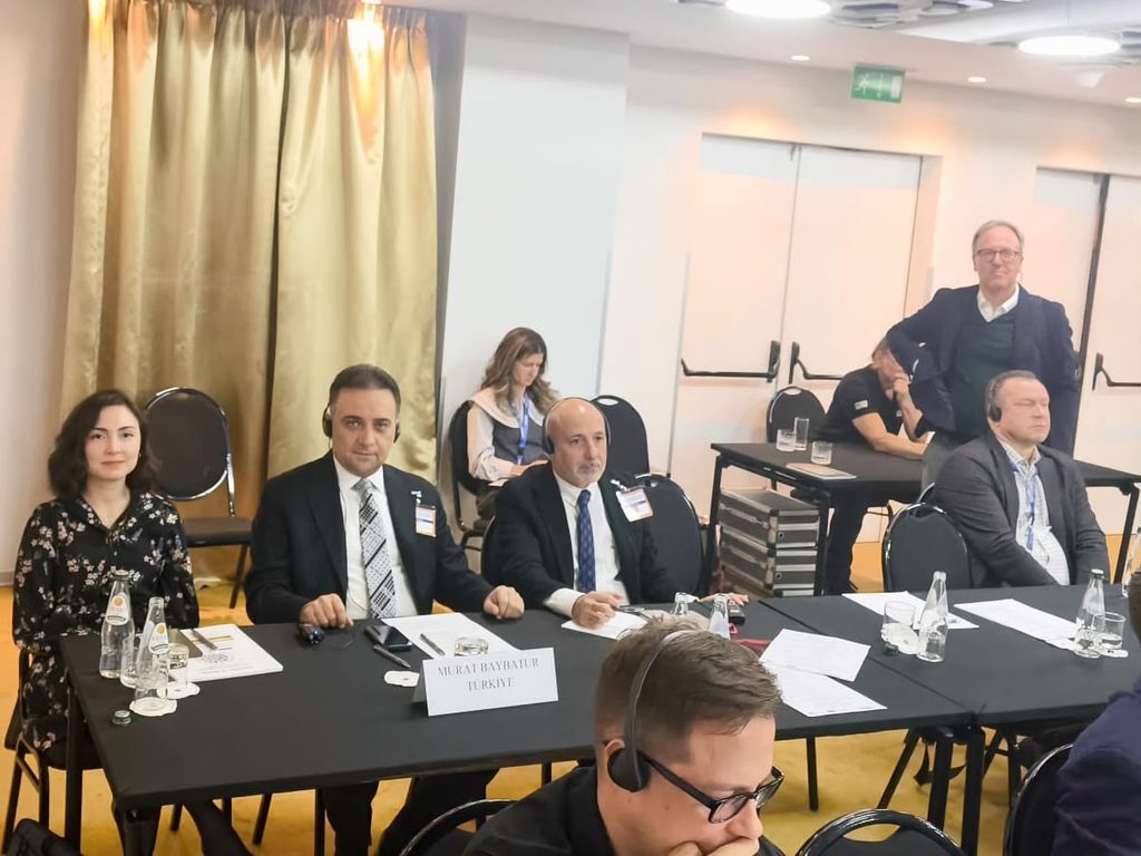 Baybatur'dan Belgrad Mesaisi: Sırbistan Seçimlerini Yerinde İnceledi 16 Baybatur'dan Belgrad Mesaisi: Sırbistan Seçimlerini Yerinde İnceledi