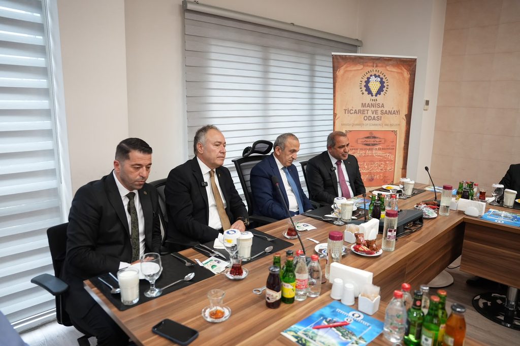 Nurullah Savaş ve Ali Uçak'tan Manisa TSO'ya Ziyaret: Gündem Ortak Akıl 18 Nurullah Savaş ve Ali Uçak'tan Manisa TSO'ya Ziyaret: Gündem Ortak Akıl