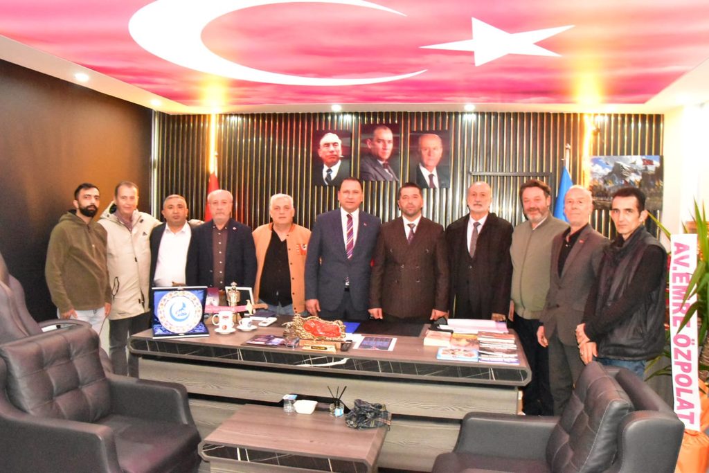 Dostlar Meclisi'nden Ülkü Ocakları Yeni Başkanı İşkür'e Anlamlı 'Hayırlı Olsun' Ziyareti 14 Dostlar Meclisi'nden Ülkü Ocakları Yeni Başkanı İşkür'e Anlamlı 'Hayırlı Olsun' Ziyareti