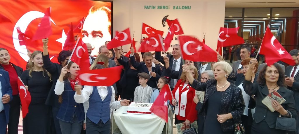 Şehzadeler'de Cumhuriyet Balosu Coşkusu: 103. Yıl Gururla Kutlandı 22 Şehzadeler'de Cumhuriyet Balosu Coşkusu: 103. Yıl Gururla Kutlandı