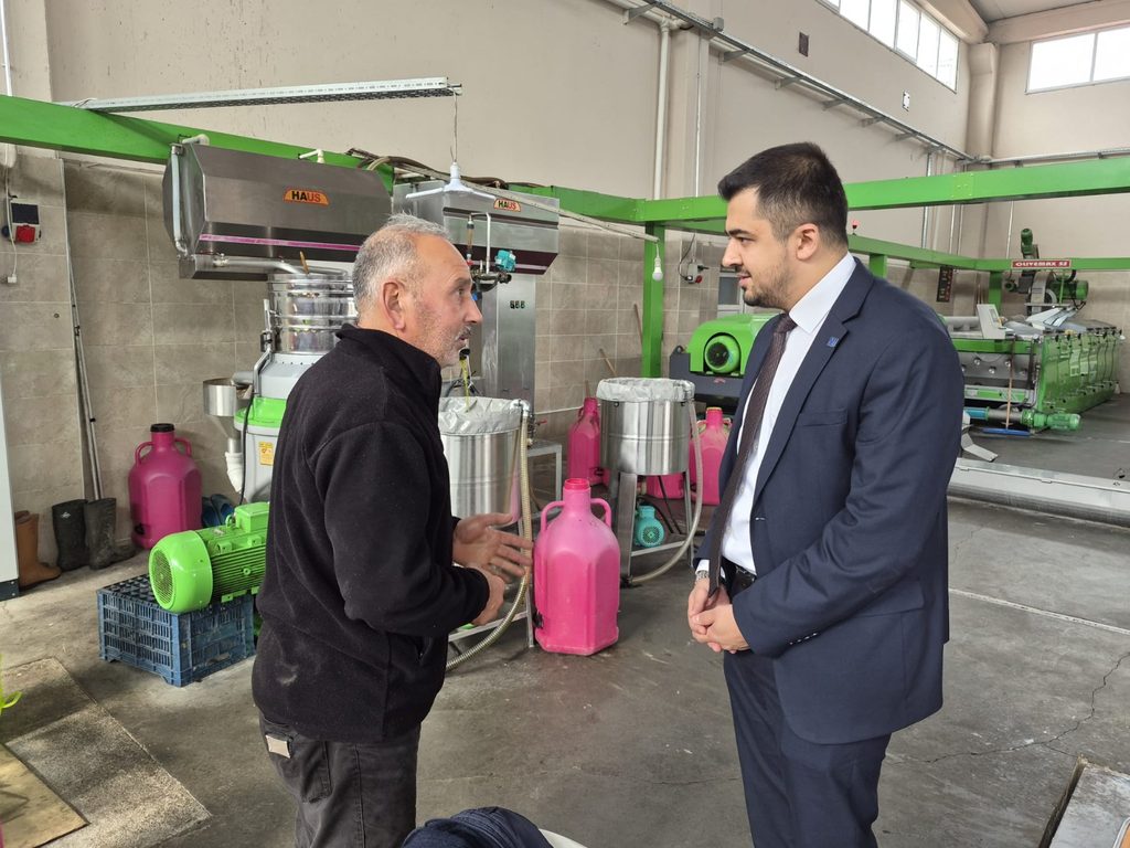 Anahtar Partili Şakircan Dinç Zeytinliova’da Üreticileri Dinledi: "Yüzü Gülen Yok!"
